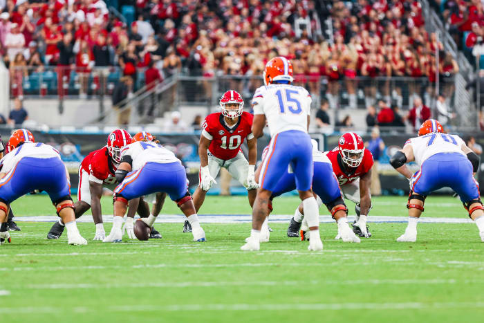 Georgia inside linebacker Jamon Dumas-Johnson (10) during Georgia’s game against Florida at TIAA Bank Field in Jacksonville, Fla., on Friday, 28, 2022. (Photo by Tony Walsh)
